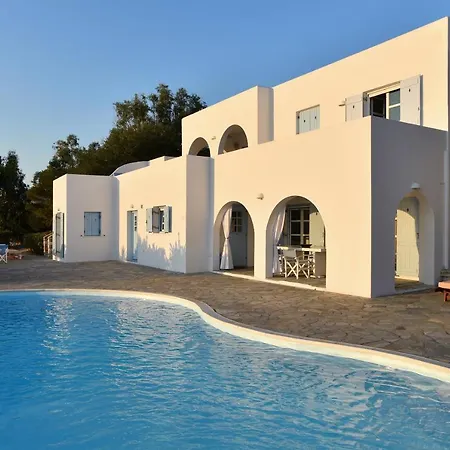 Mia Paros