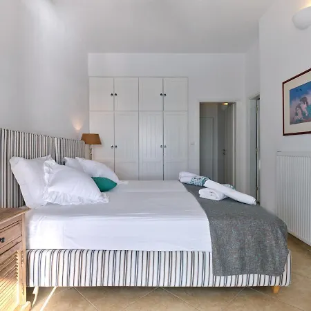 Mia Paros Айя-Ирини-Парос