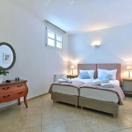 Mia Paros * Айя-Ирини-Парос