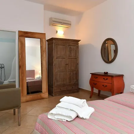 Mia Paros Вилла